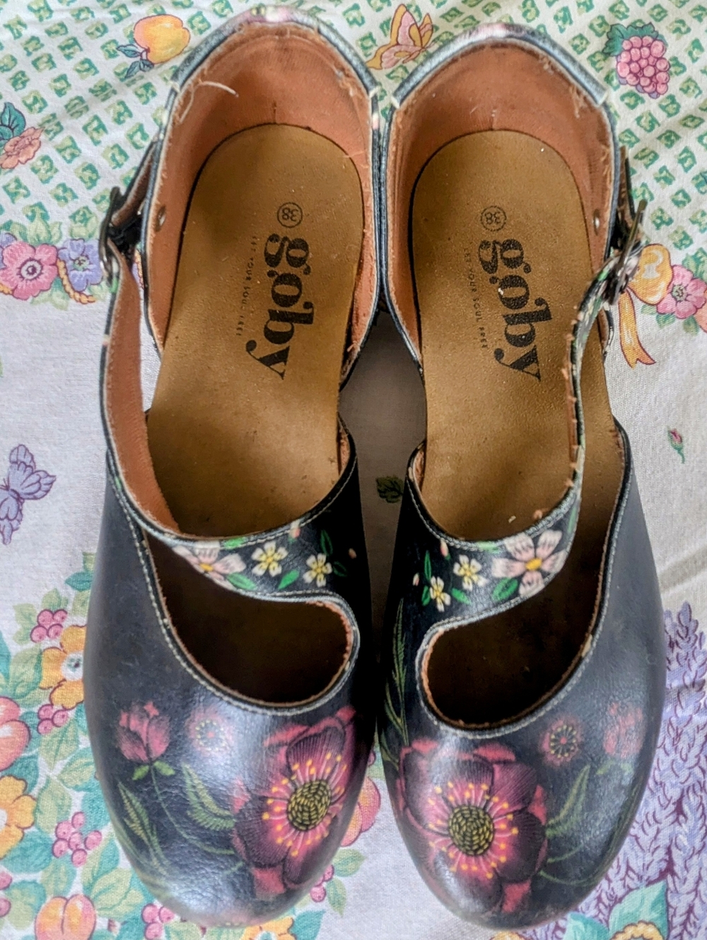 Goby Floral Clogs - Picture 2 of 4